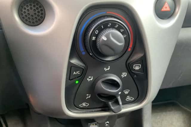 Peugeot 108 (2018) thumbnail 23