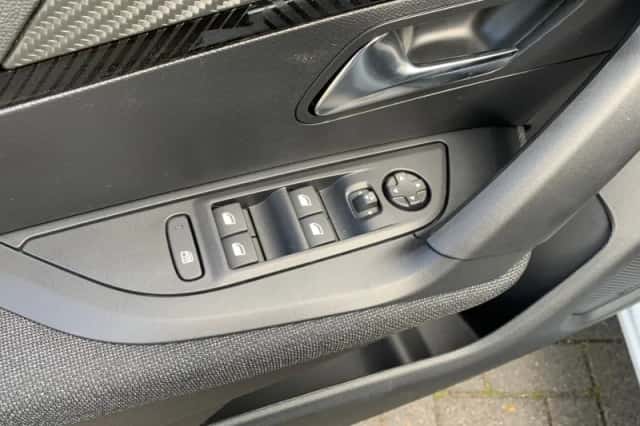 Peugeot e-2008 (2026) thumbnail 9