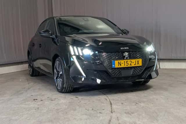 Peugeot 208 (2021) thumbnail 2