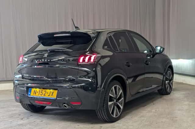 Peugeot 208 (2021) thumbnail 3