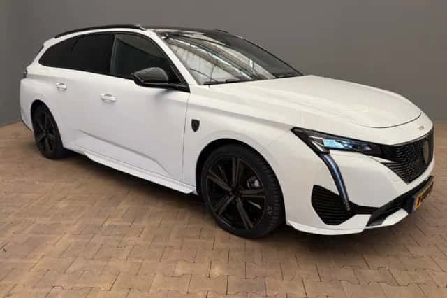Peugeot 308 (2023) thumbnail 2