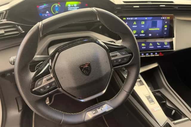 Peugeot 308 (2023) thumbnail 5