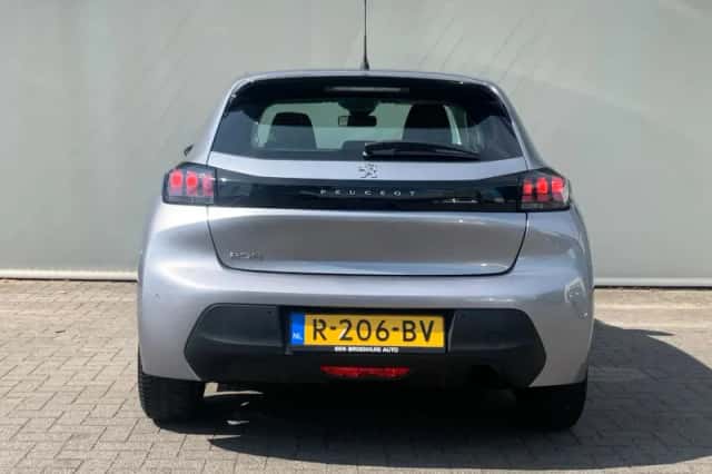 Peugeot 208 (2022) thumbnail 5