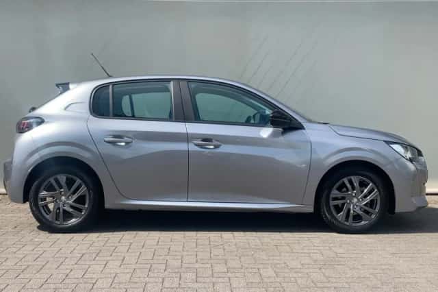 Peugeot 208 (2022) thumbnail 6
