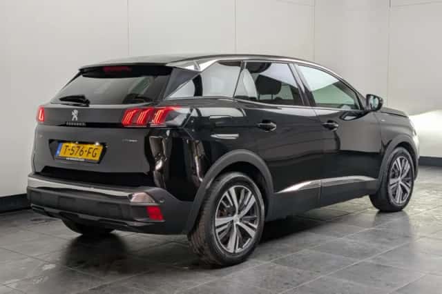 Peugeot 3008 (2023) thumbnail 3