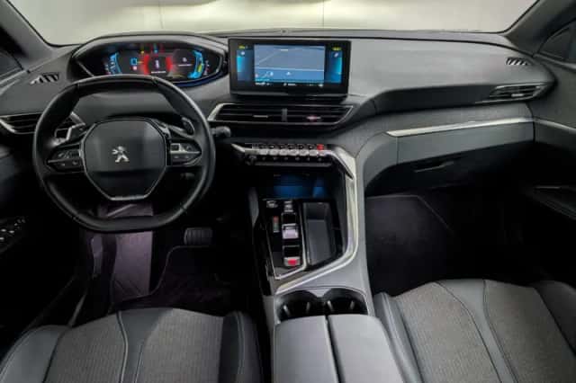 Peugeot 3008 (2023) thumbnail 5
