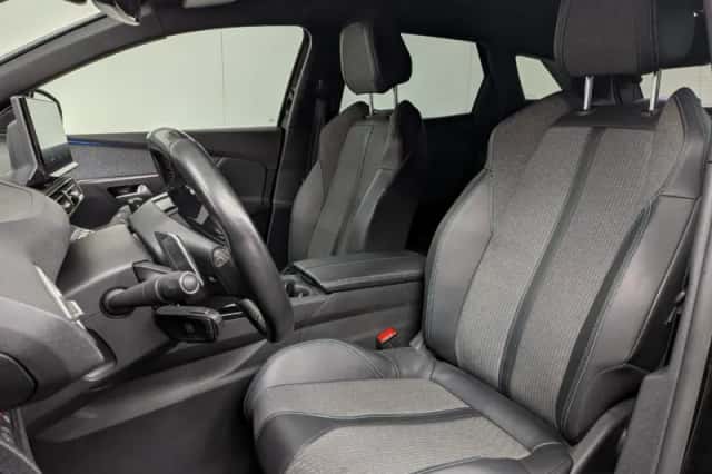 Peugeot 3008 (2023) thumbnail 6