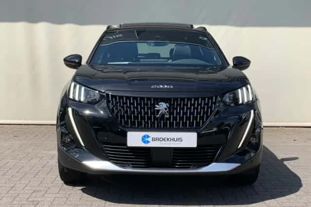 Peugeot 2008 (2021) thumbnail 2