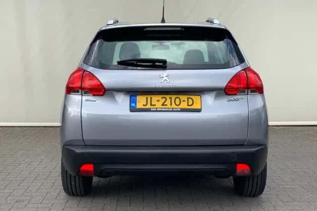 Peugeot 2008 (2016) thumbnail 5