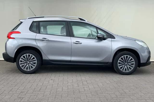 Peugeot 2008 (2016) thumbnail 6