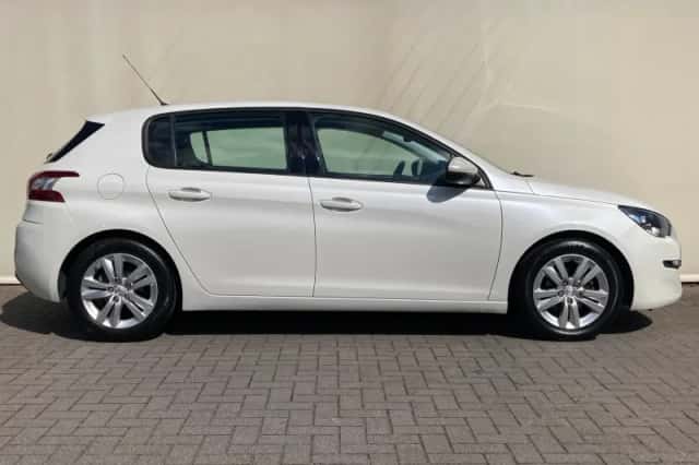 Peugeot 308 (2017) thumbnail 6