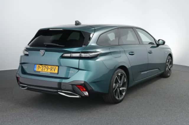 Peugeot 308 (2022) thumbnail 3