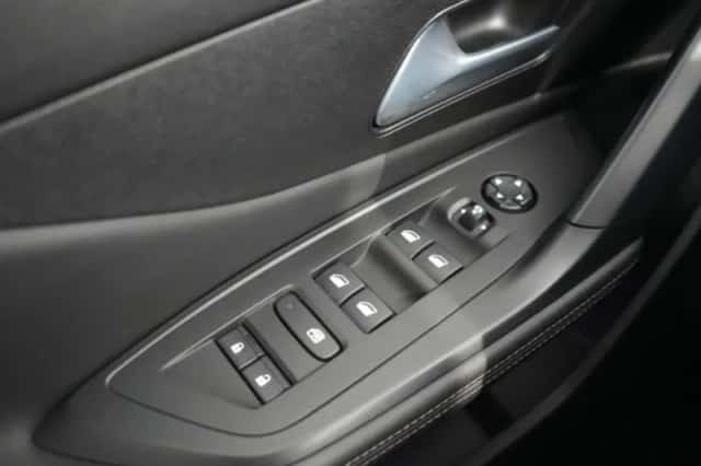 Peugeot 308 (2022) thumbnail 21