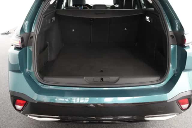 Peugeot 308 (2022) thumbnail 9