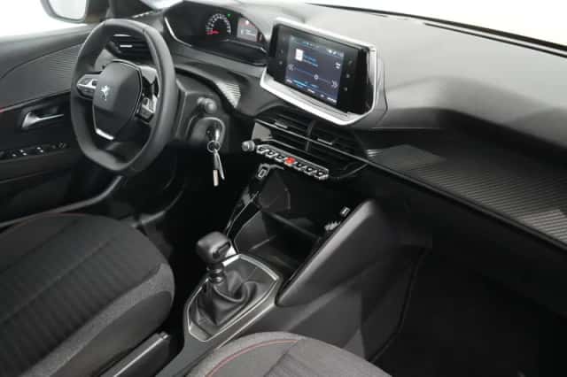 Peugeot 208 (2023) thumbnail 3