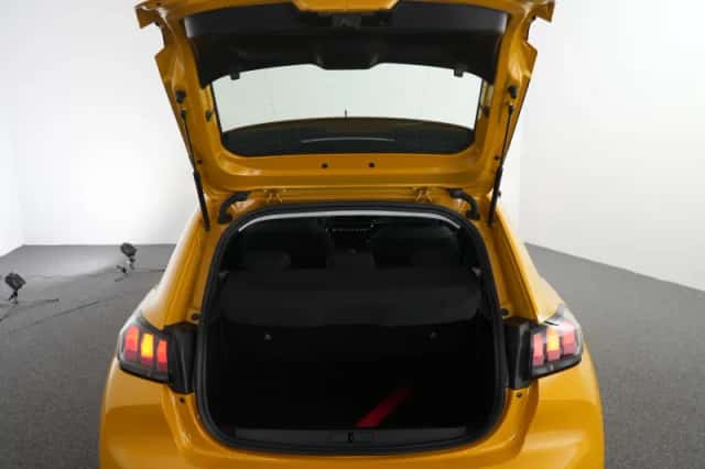 Peugeot 208 (2023) thumbnail 24