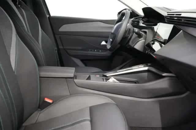 Peugeot 408 (2025) thumbnail 4