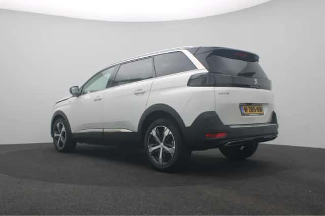 Peugeot 5008 (2022) thumbnail 2