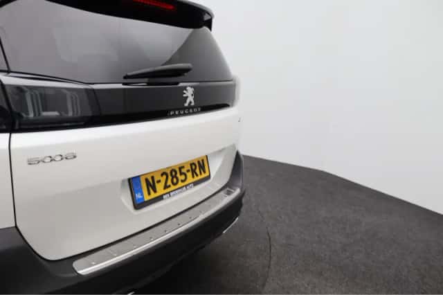 Peugeot 5008 (2022) thumbnail 16