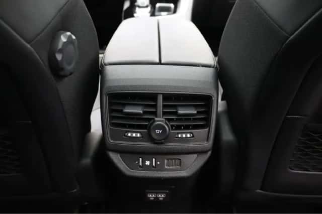 Peugeot 5008 (2022) thumbnail 18