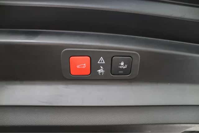 Peugeot 5008 (2022) thumbnail 19