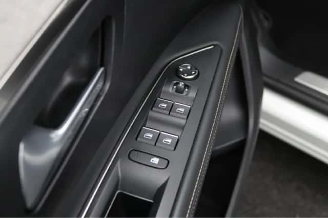 Peugeot 5008 (2022) thumbnail 24