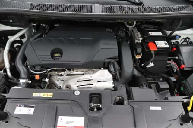 Peugeot 5008 (2022) thumbnail 28