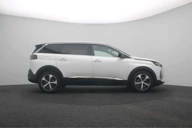 Peugeot 5008 (2022) thumbnail 4