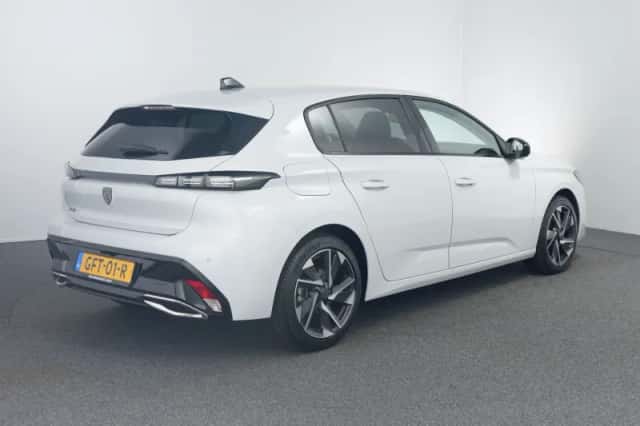 Peugeot 308 (2024) thumbnail 2