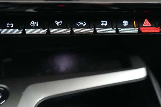 Peugeot 308 (2024) thumbnail 25
