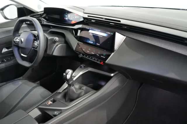 Peugeot 308 (2024) thumbnail 3