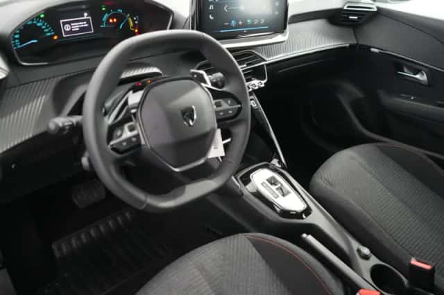Peugeot 208 (2025) thumbnail 7