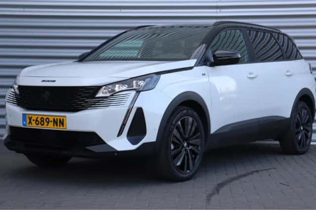 Peugeot 5008 (2024) thumbnail 1