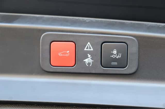 Peugeot 5008 (2024) thumbnail 19