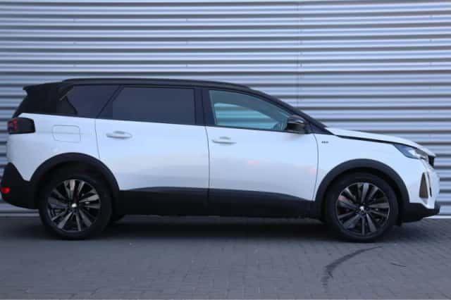 Peugeot 5008 (2024) thumbnail 3