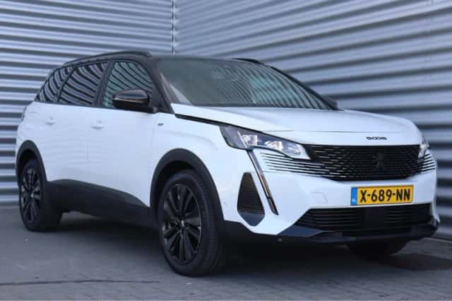 Peugeot 5008 (2024) thumbnail 4