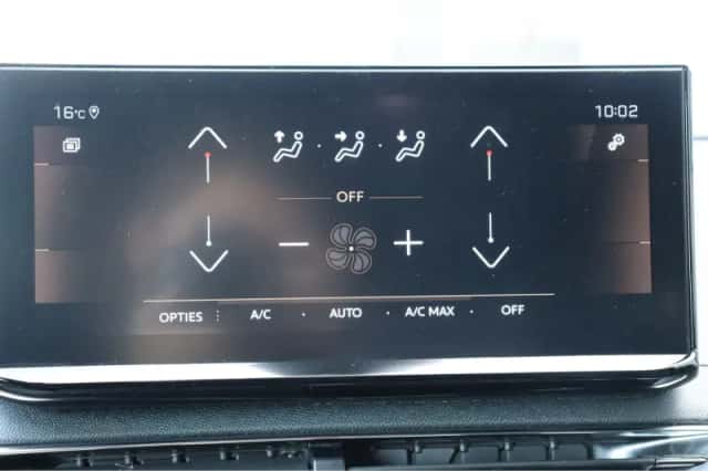 Peugeot 5008 (2024) thumbnail 39