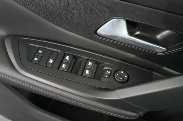 Peugeot 308 (2024) thumbnail 18