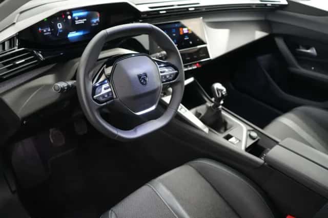 Peugeot 308 (2024) thumbnail 7