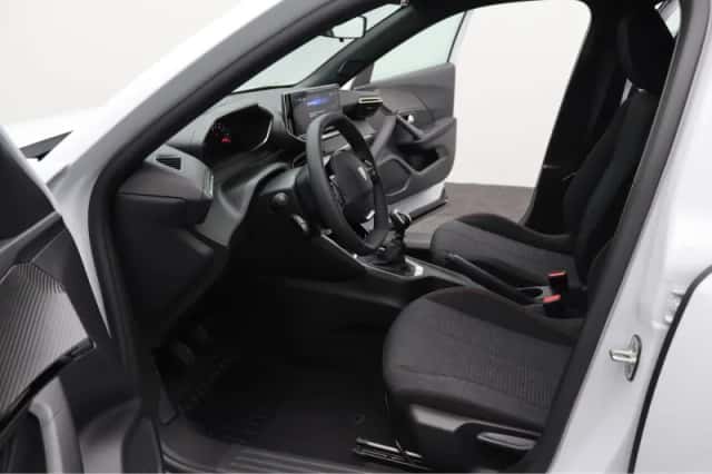 Peugeot 2008 (2025) thumbnail 12