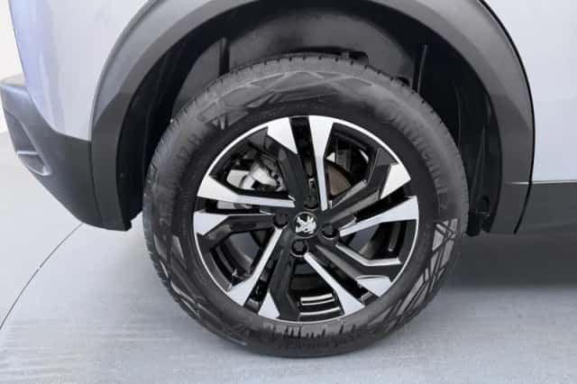 Peugeot 2008 (2022) thumbnail 4