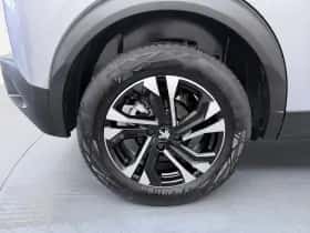 Peugeot 2008 (2022) thumbnail 4