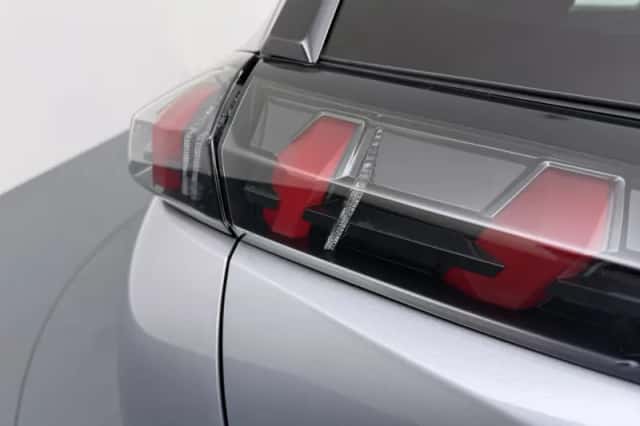 Peugeot 2008 (2022) thumbnail 5