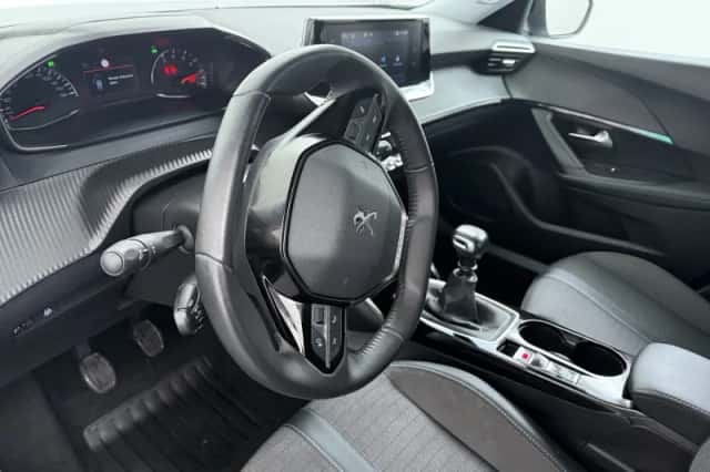 Peugeot 2008 (2022) thumbnail 6