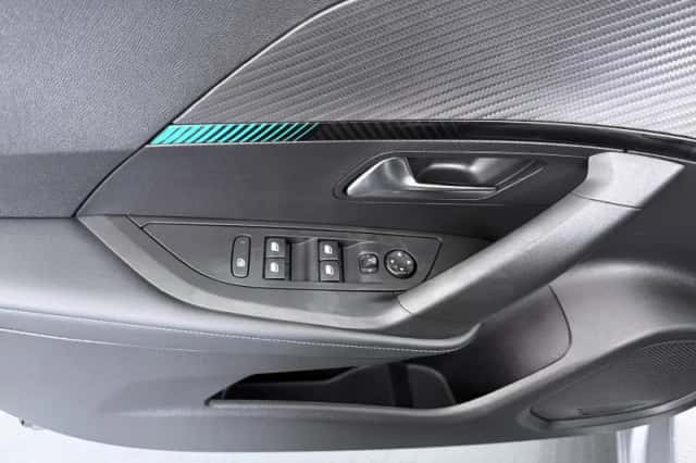 Peugeot 2008 (2022) thumbnail 8