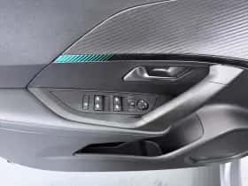 Peugeot 2008 (2022) thumbnail 8