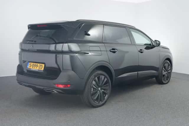 Peugeot 5008 (2023) thumbnail 2
