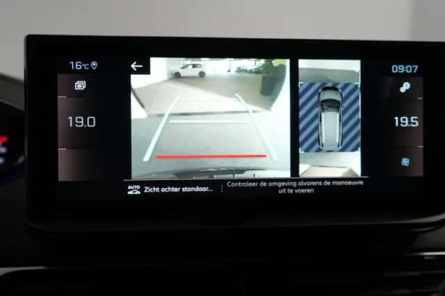 Peugeot 5008 (2023) thumbnail 15