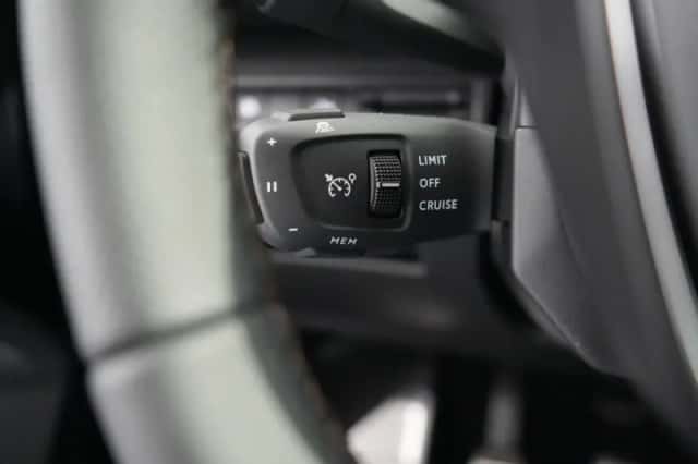 Peugeot 5008 (2023) thumbnail 20