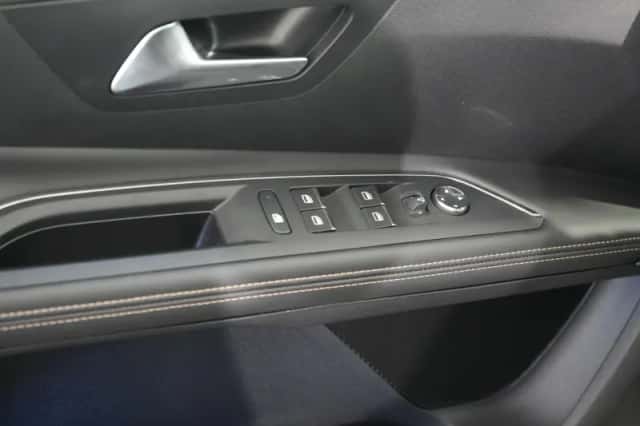 Peugeot 5008 (2023) thumbnail 21